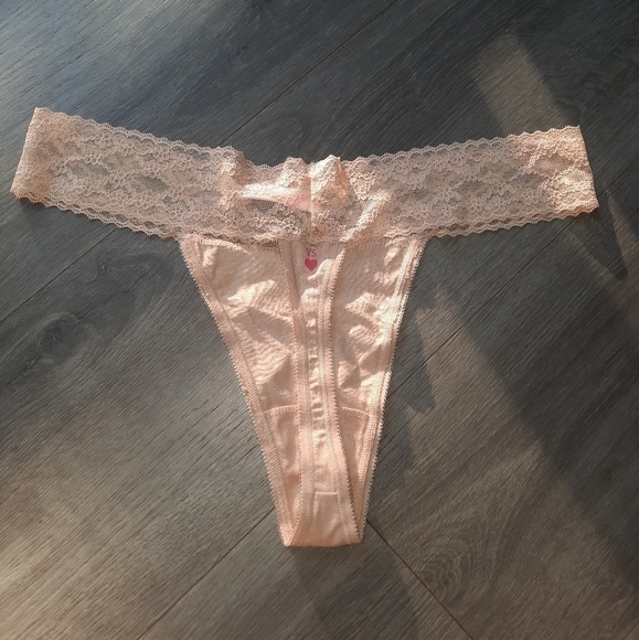 NWOT Victoria's Secret Nude Lace Thong - Picture 3 of 4